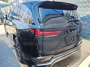 Lexus LX 600 2023 Nyeusi