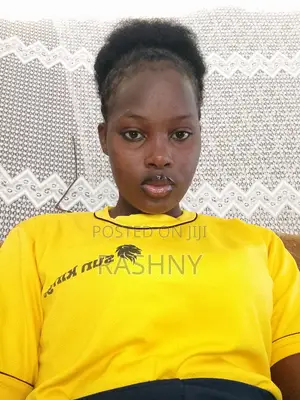 Mwanamke Mwenye Bidii Akitafuta Ajira ya Kudumu