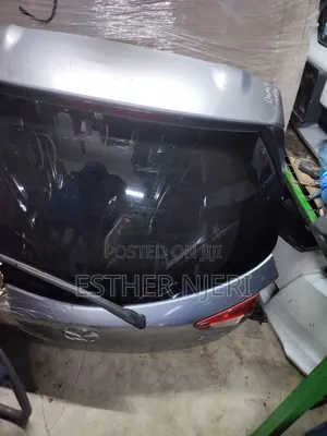 Boot ya Mazda Demio Inapatikana