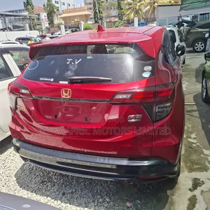 Honda Vezel 1.5 Hybrid 4WD 2019 Nyekundu