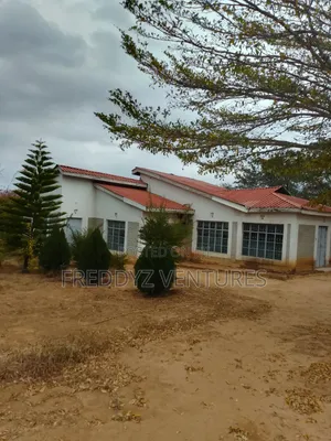 Nyumba ya Vyumba 4 vya Kulala Inauzwa Kisasi
