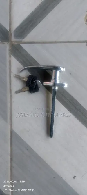Isuzu FRR Bus L-Handle with Keys