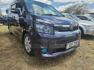 Toyota Voxy V 2WD 8-Seater 2009