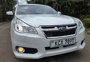Subaru Outback 2012 Nyeupe