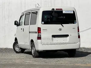 Toyota TownAce 2019 Nyeupe