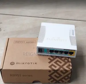 MikroTik RB951Ui-2HnD Wireless Router/Access Point