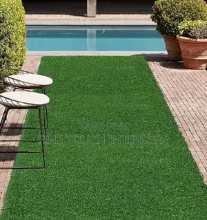 High-Quality Artificial Turf - Green Garden Grass