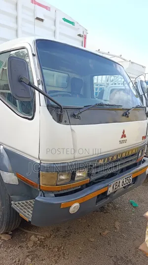 Mitsubishi FH 215 Truck 2000 White