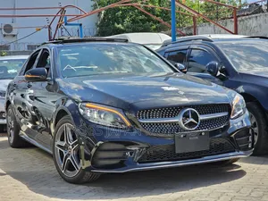 Mercedes-Benz C200 2019 Nyeusi
