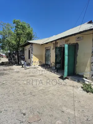 Nyumba ya Vyumba 16 vya Kiswahili Inauzwa Kisimani, Bombolulu