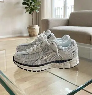 Nike Zoom Vomero 5 "Photon Dust/Metallic Silver" Ukubwa 40-45