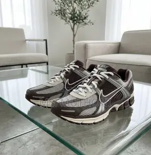 Nike Zoom Vomero 5 'Earth Fossil' Sneakers