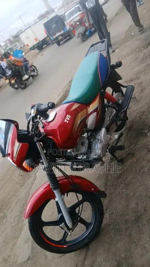 TVS HLX Plus ES 2023 Nyekundu