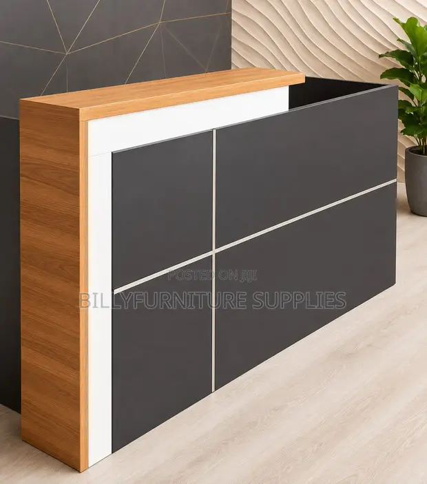 1.8m Modern Reception Desk with Privacy Panel - 1