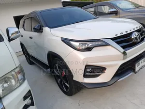Toyota Fortuner 2.4 D AWD 2020 Nyeupe