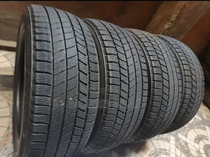 Matairi Bridgestone 225/45R19 (Set ya 4)