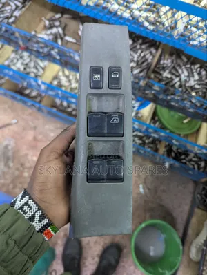 Nissan Wingroad Door Main Switch (Iliyo tumika)