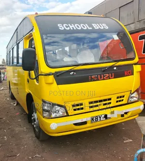 Isuzu NQR 2013 Basi la Shule