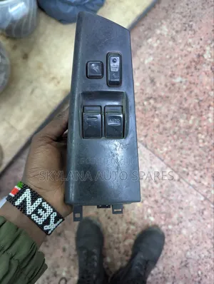 Toyota Probox Door Main Switch (Iliyo tumika)