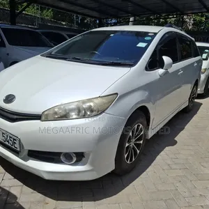 Toyota Wish 2016 Nyeupe