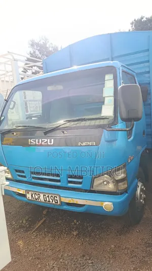 Isuzu NPR 2018 Bluu