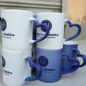 Uwekaji Chapa Maalum kwenye Vikombe