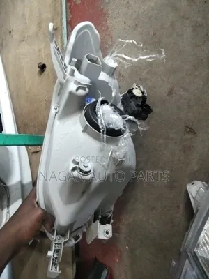 Taa ya Mbele ya Toyota Probox 2015 (Isiyo Xenon)