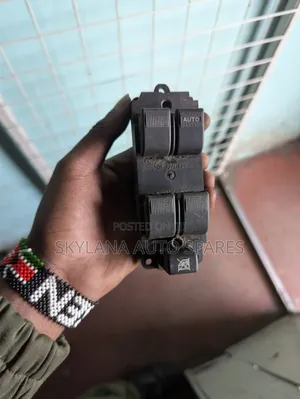 Mazda Demio Door Main Switch (Modeli ya Kale)