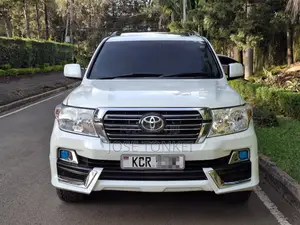Toyota Land Cruiser 4.6 V8 ZX 2012 Nyeupe