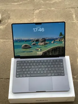 Apple MacBook Pro 2025 M5 16GB RAM 512GB SSD