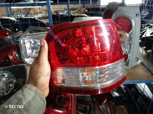 Ford Escape 2012 Taillight - I tumika, Kutoka Japan