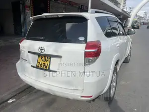 Toyota Vanguard 2013 Nyeupe