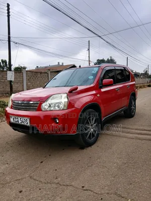 Nissan X-Trail 2012 Nyekundu