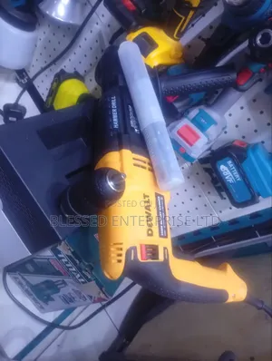 Brand New 800W DeWalt Rotary Hammer