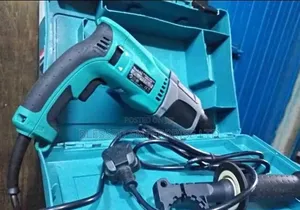 Makita 800W Rotary Hammer ya Umeme