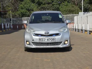 Toyota Ractis 2015 Nyeupe