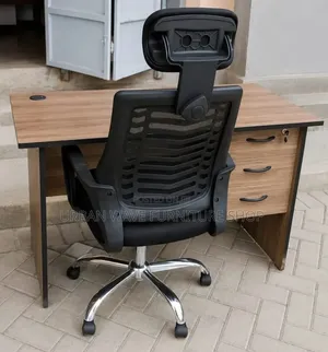 Boss Office Products Kichwa + Dawati