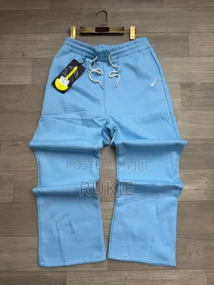 Nike Baggy Sweatpants - Mpya Kabisa
