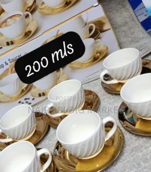 Set ya Vikombe 6 na Saucer Nyeupe na Dhahabu
