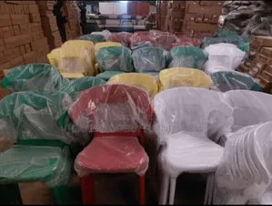 Viti vya Plastiki vya Rangi vya Mkahawa vinavyoweza Kuchanika
