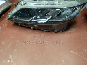 Mwangaza wa Mbele wa Nissan Serena 2017 Xenon (Uliotumika)