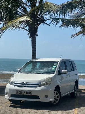 Toyota Isis 1.8 G 2WD 2011 Nyeupe