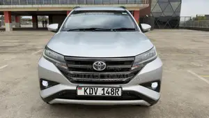 Toyota Rush 1.5 RWD SUV 2018 Silver