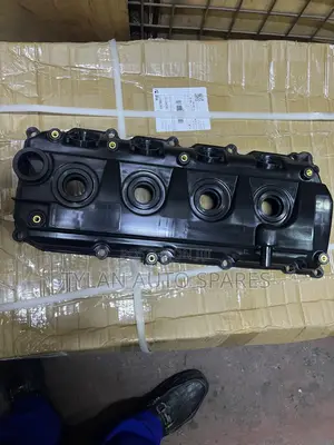 Nissan Navara/NV350 YD25 Top Cover (Mpya Kabisa)