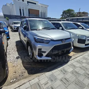 Toyota Raize 2020 Nyeupe