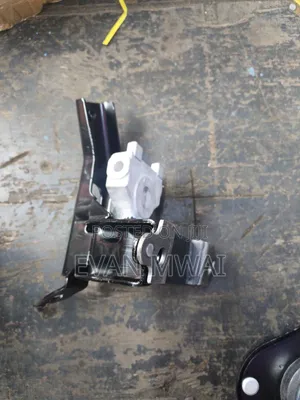 Gearbox Mounting kwa Toyota Vitz/Ractis/Belta