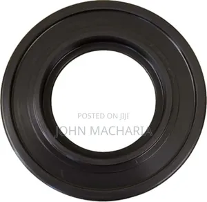 Isuzu FRR / FRR 90 Rear Outer Axle Oil Seal
