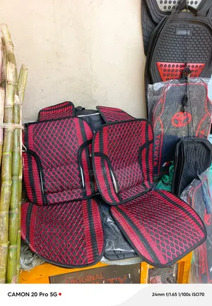 Vifuniko vya Viti vya Crocheted vya Mesh Wenye Muundo Mwekundu na Nyeusi 2pc
