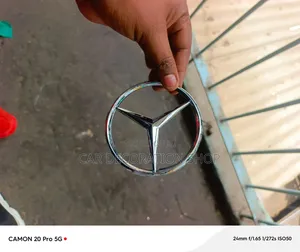 Nembo ya Nyota ya Mercedes-Benz - Mpya