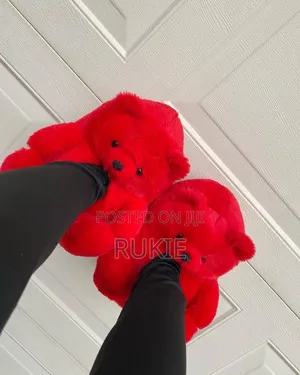 Viatu vya Ndani vya Dubu Fluffy